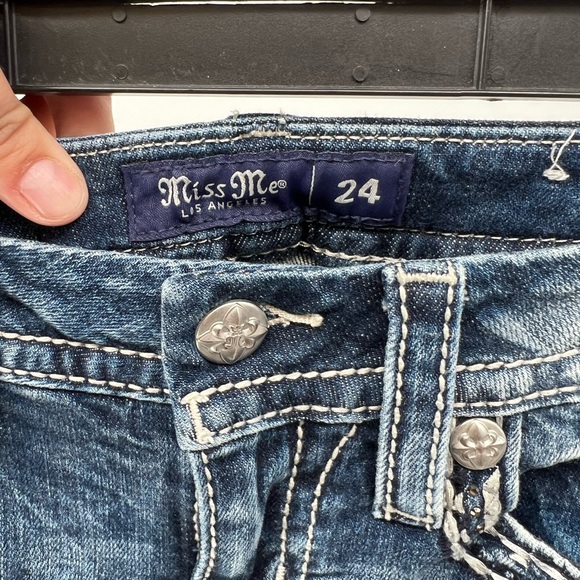 Women’s Miss Me Mid-Rise Boot Cut Jeans. Size 24. - Picture 3 of 4